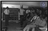 Mr. Oldeboom ta introduci Bom Detector na Post Kantoor, Image # 3, BUVO