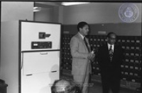 Mr. Oldeboom ta introduci Bom Detector na Post Kantoor, Image # 13, BUVO