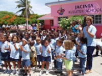 The little children of Jacinta Kleuterschool give a big thank you to the Wyndham Resort management staff, image # 10, The News Aruba