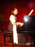 Pianist Elise Sobol brings her message of music to an enthusiastic audience in Aruba, A Cas di Cultura concert opens a week of activities with the artist, image # 14, The News Aruba