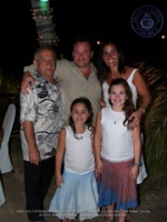 Lester and Peggy Morowitz share their joy with their Aruban friends, image # 1, The News Aruba