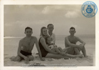 Fotoalbum 'Van Wamelen' 1933-1939, Strandleven Aruba (foto # 099), Van Wamelen, Maarten