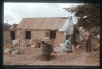 Traditioneel lemen woonhuis met dak van golfplaten, Aruba, Vredebregt, Casper