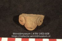 Kop van een dierenfiguur (Collectie Wereldmuseum, RV-1403-608)