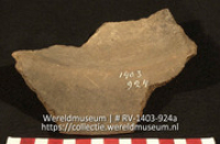 Pot (fragment) (Collectie Wereldmuseum, RV-1403-924a)