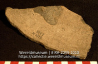 Aardewerk (fragment) (Collectie Wereldmuseum, RV-2049-1010)