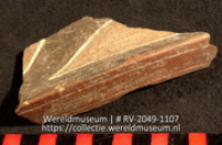 Versierd aardewerk (fragment) (Collectie Wereldmuseum, RV-2049-1107)