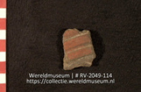 Versierd aardewerk (fragment) (Collectie Wereldmuseum, RV-2049-114)