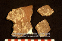 Versierd aardewerk (fragment) (Collectie Wereldmuseum, RV-2049-1193)