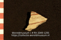 Versierd aardewerk (fragment) (Collectie Wereldmuseum, RV-2049-1295)