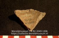 Aardewerk (fragment) (Collectie Wereldmuseum, RV-2049-1306)
