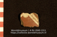 Versierd aardewerk (fragment) (Collectie Wereldmuseum, RV-2049-1311)