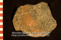 Aardewerk (fragment) (Collectie Wereldmuseum, RV-2049-1318)