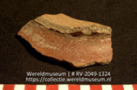Versierd aardewerk (fragment) (Collectie Wereldmuseum, RV-2049-1324)