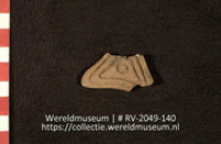 Versierd aardewerk (fragment) (Collectie Wereldmuseum, RV-2049-140)