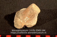 Aardewerk voetstuk (Collectie Wereldmuseum, RV-2049-144)