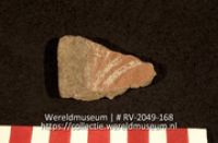 Versierd aardewerk (fragment) (Collectie Wereldmuseum, RV-2049-168)