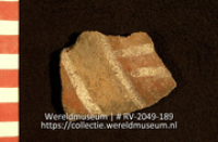 Versierd aardewerk (fragment) (Collectie Wereldmuseum, RV-2049-189)