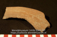 Versierd aardwerk (fragment) (Collectie Wereldmuseum, RV-2049-247)