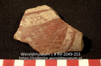 Versierd aardwerk (fragment) (Collectie Wereldmuseum, RV-2049-253)