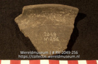 Aardewerk fragment (Collectie Wereldmuseum, RV-2049-256)