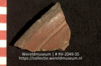 Versierd aardewerk (fragment) (Collectie Wereldmuseum, RV-2049-35)