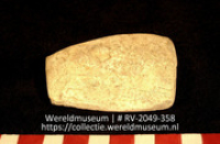 Werktuig van schelp (Collectie Wereldmuseum, RV-2049-358)