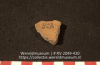 Aardewerk fragment (Collectie Wereldmuseum, RV-2049-430)