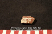 Versierd aardewerk (fragment) (Collectie Wereldmuseum, RV-2049-431)