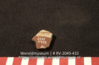 Versierd aardewerk (fragment) (Collectie Wereldmuseum, RV-2049-433)