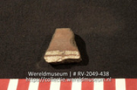 Versierd aardewerk (fragment) (Collectie Wereldmuseum, RV-2049-438)