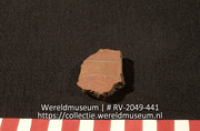Versierd aardewerk (fragment) (Collectie Wereldmuseum, RV-2049-441)