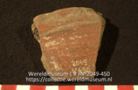 Versierd aardewerk (fragment) (Collectie Wereldmuseum, RV-2049-450)