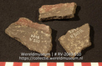 Versierd aardewerk (fragment) (Collectie Wereldmuseum, RV-2049-510)