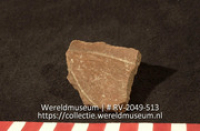 Versierd aardewerk (fragment) (Collectie Wereldmuseum, RV-2049-513)