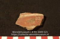 Versierd aardewerk (fragment) (Collectie Wereldmuseum, RV-2049-521)