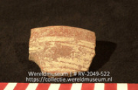 Versierd aardewerk (fragment) (Collectie Wereldmuseum, RV-2049-522)