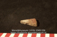 Versierd aardewerk (fragment) (Collectie Wereldmuseum, RV-2049-536)