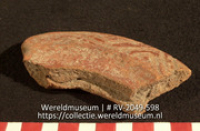 Versierd aardewerk (fragment) (Collectie Wereldmuseum, RV-2049-598)