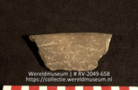 Aardewerk (fragment) (Collectie Wereldmuseum, RV-2049-658)