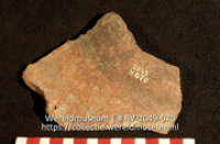 Aardewerk (fragment) (Collectie Wereldmuseum, RV-2049-670)