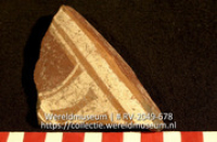 Versierd aardewerk (fragment) (Collectie Wereldmuseum, RV-2049-678)