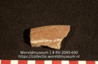 Versierd aardewerk (fragment) (Collectie Wereldmuseum, RV-2049-690)