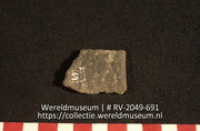 Aardewerk (fragment) (Collectie Wereldmuseum, RV-2049-691)