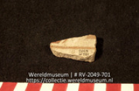 Versierd aardewerk (fragment) (Collectie Wereldmuseum, RV-2049-701)