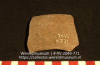 Aardewerk (fragment) (Collectie Wereldmuseum, RV-2049-771)