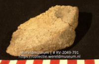 Aardewerk (fragment) (Collectie Wereldmuseum, RV-2049-791)