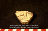 Versierd aardewerk (fragment) (Collectie Wereldmuseum, RV-2049-826)