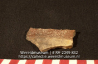 Versierd aardewerk (fragment) (Collectie Wereldmuseum, RV-2049-832)