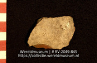 Versierd aardewerk (fragment) (Collectie Wereldmuseum, RV-2049-845)